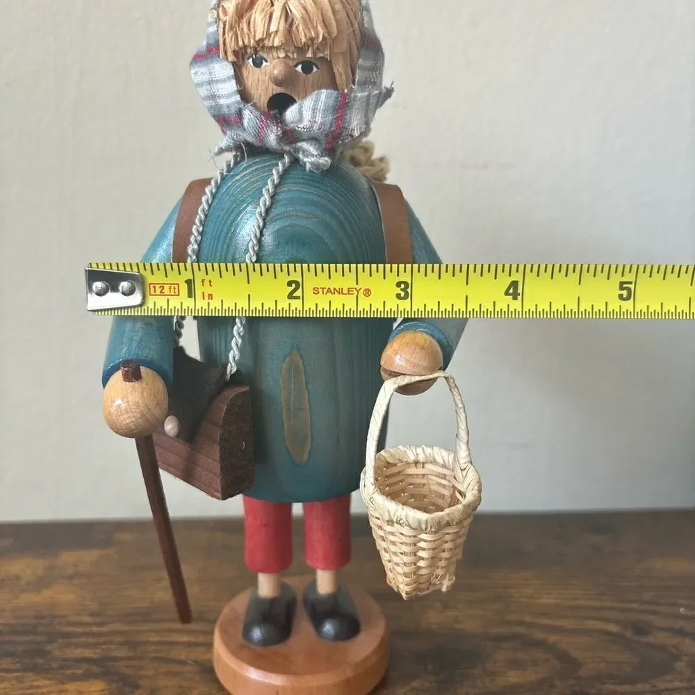Vintage DREGENO Seiffener Originale German  Basket Dealer Wood Nutcracker/New